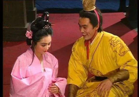 吕布与貂蝉的爱情故事_吕布貂蝉爱情故事简短_王者荣耀吕布貂蝉的爱情故事